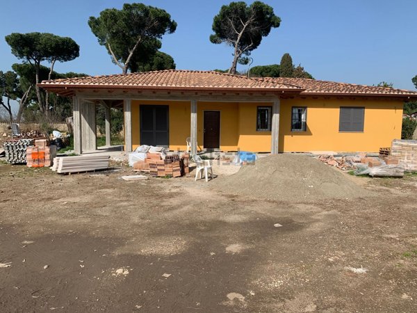 casa indipendente in vendita a Roma in zona Cinquina