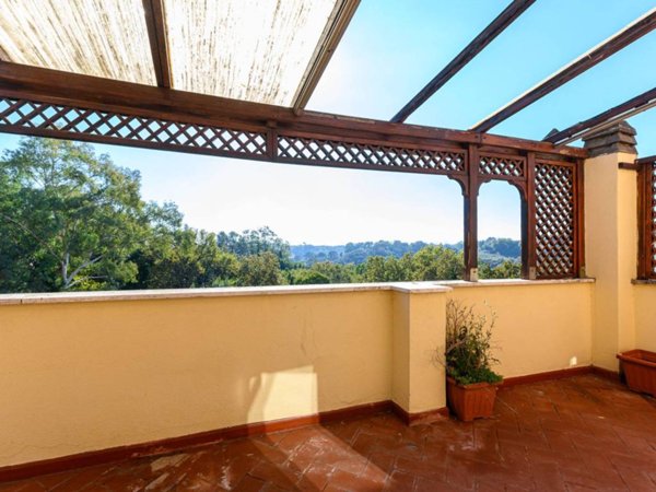 appartamento in vendita a Roma in zona Tomba di Nerone