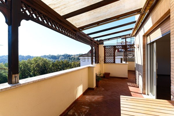 appartamento in vendita a Roma in zona Tomba di Nerone