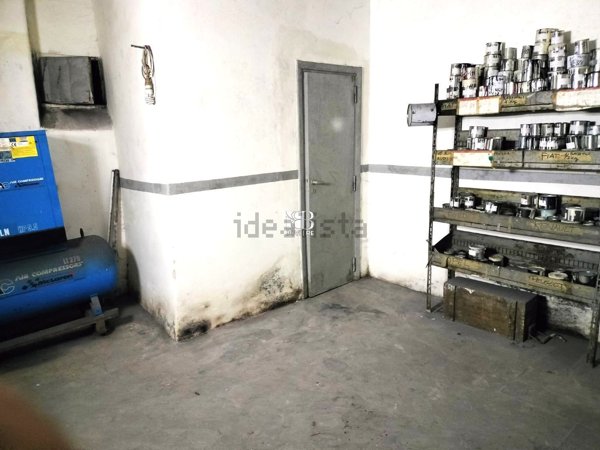 locale commerciale in vendita a Roma in zona Collatino