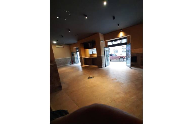 locale commerciale in vendita a Roma in zona Celio