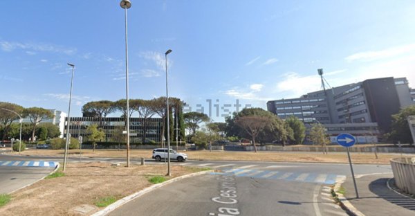 ufficio in vendita a Roma in zona Magliana Vecchia