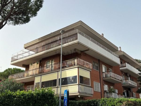 appartamento in vendita a Roma in zona Primavalle