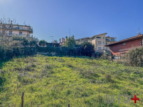 terreno edificabile in vendita a Roma in zona Casal Morena