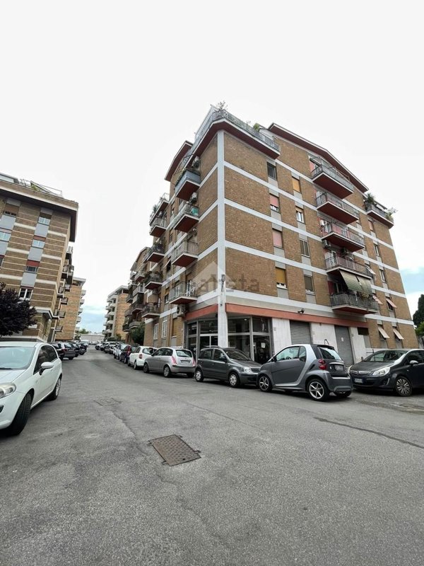 appartamento in vendita a Roma in zona Prenestino-Labicano