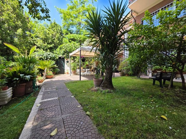appartamento in vendita a Roma in zona Grottarossa