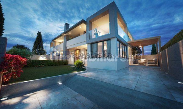 casa indipendente in vendita a Roma in zona Tre Pini - Poggio dei Fiori