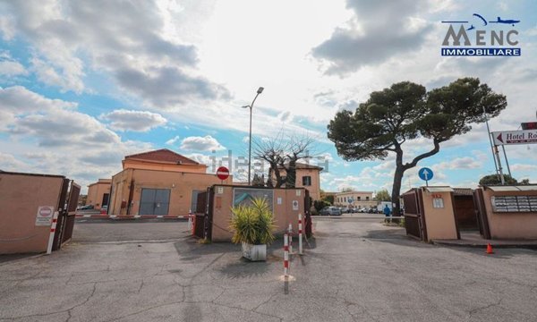 ufficio in vendita a Roma in zona Ponte Mammolo