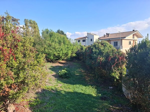 terreno edificabile in vendita a Roma in zona Vitinia