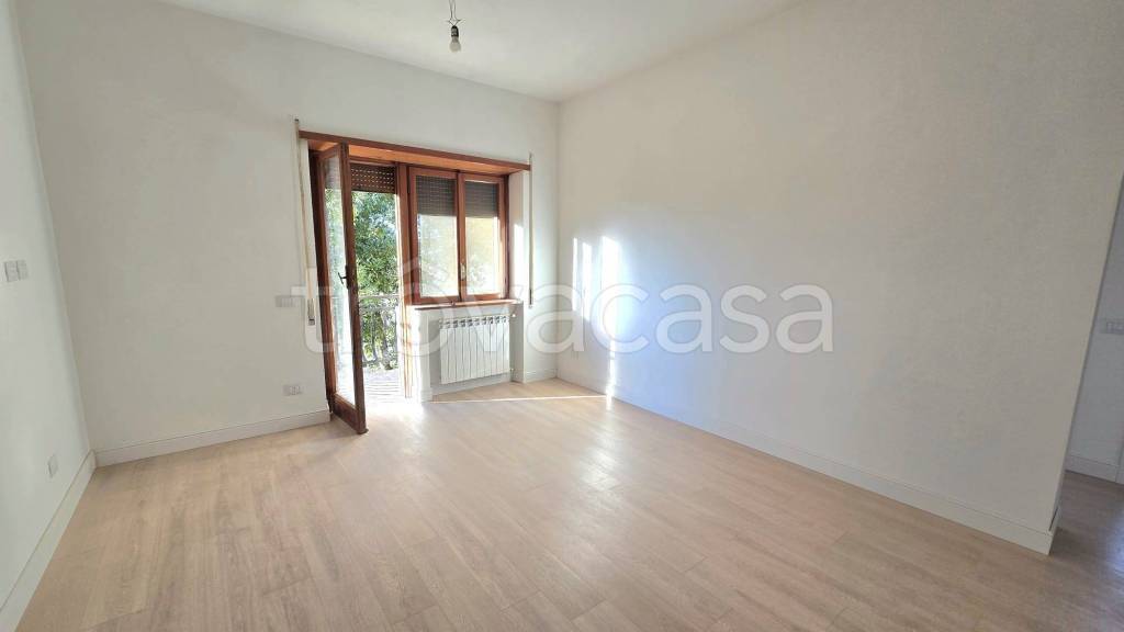 appartamento in vendita a Roma in zona Valle Muricana