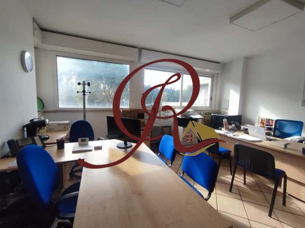 ufficio in vendita a Roma in zona Nomentano