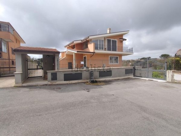 appartamento in vendita a Roma in zona Casalotti