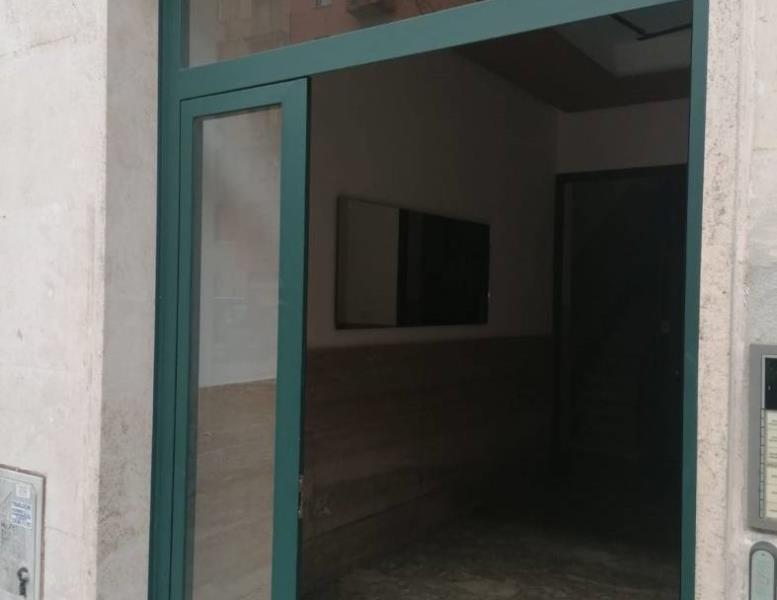 locale commerciale in vendita a Roma