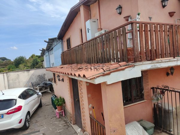 appartamento in vendita a Roma in zona Corviale