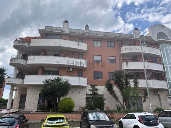 negozio in vendita a Roma in zona Ponte Galeria