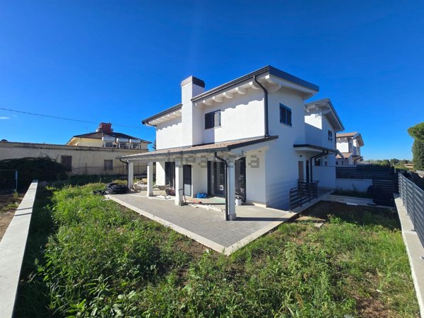 casa indipendente in vendita a Roma in zona Tor Vergata/Torrenova