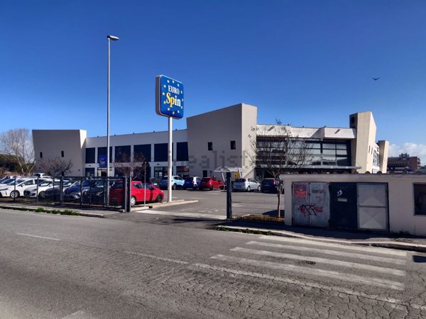 locale commerciale in vendita a Roma in zona Ostia Antica