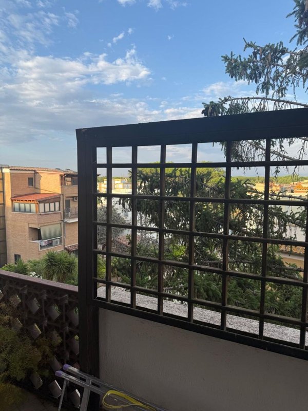 appartamento in vendita a Roma in zona Ostia
