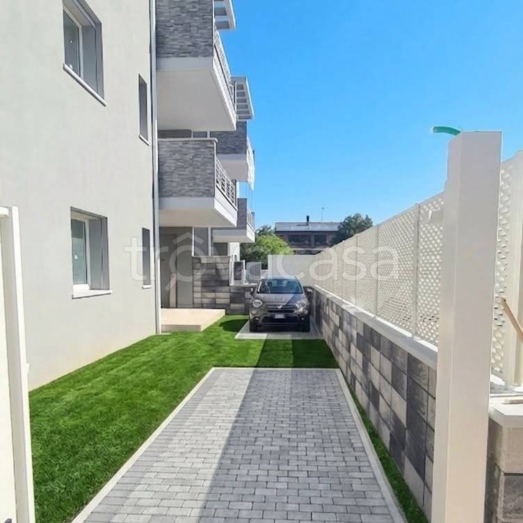 appartamento in vendita a Roma in zona Casal Morena