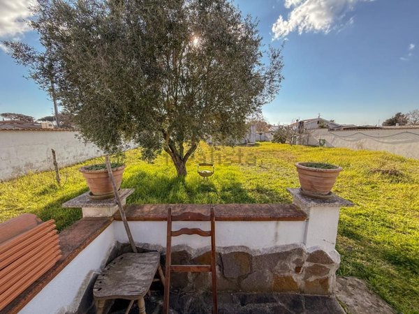 appartamento in vendita a Roma in zona Infernetto