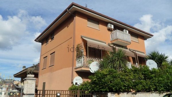 appartamento in vendita a Roma in zona Tomba di Nerone