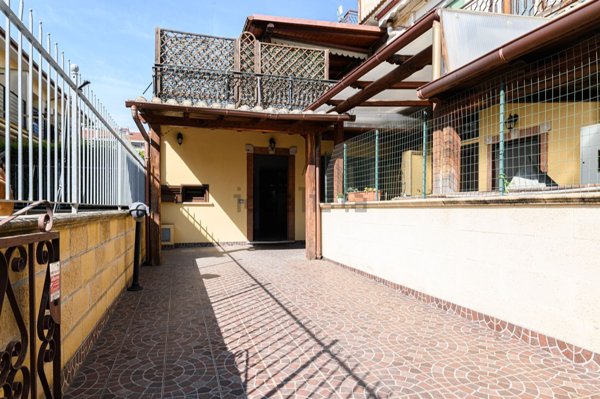 appartamento in vendita a Roma in zona Colle del Sole