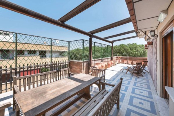 appartamento in vendita a Roma in zona Ardeatino