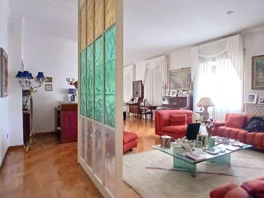 appartamento in vendita a Roma in zona Ostiense