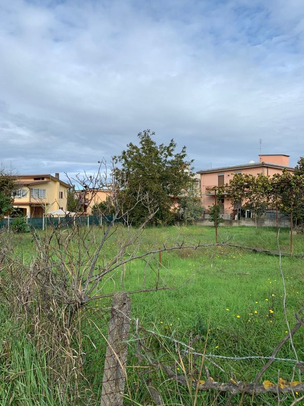 terreno edificabile in vendita a Roma in zona Case Rosse