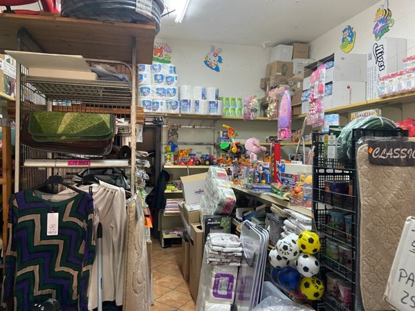 locale commerciale in vendita a Roma in zona Prenestino-Centocelle