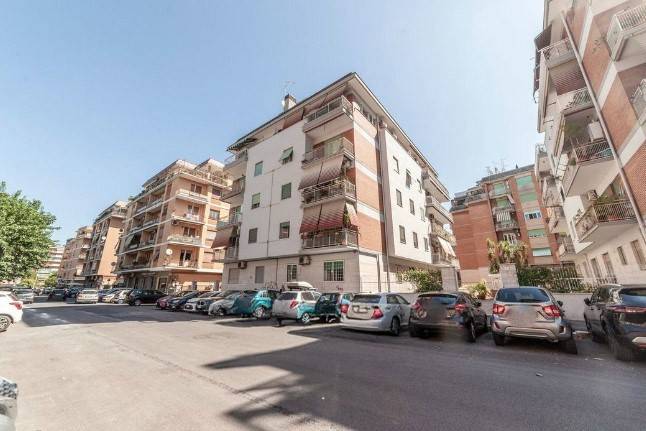 appartamento in vendita a Roma in zona Portuense