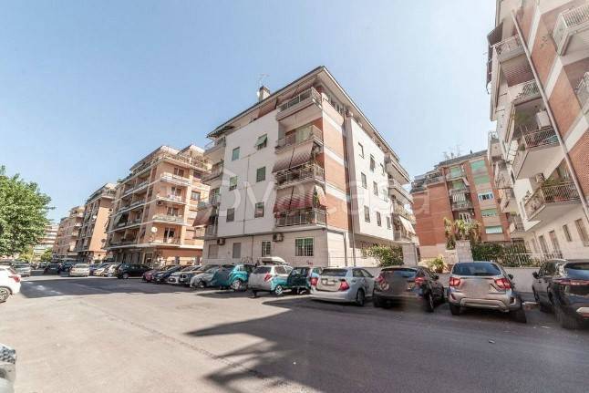 appartamento in vendita a Roma in zona Portuense