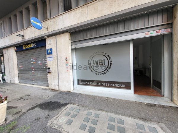 ufficio in vendita a Roma in zona Aurelio