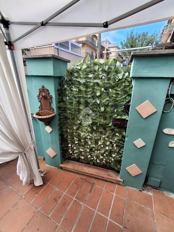 appartamento in vendita a Roma in zona Tor Bella Monaca