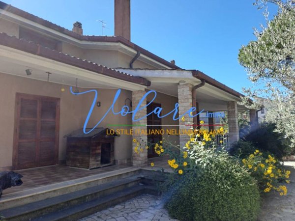 casa indipendente in vendita a Roma in zona Casal Monastero