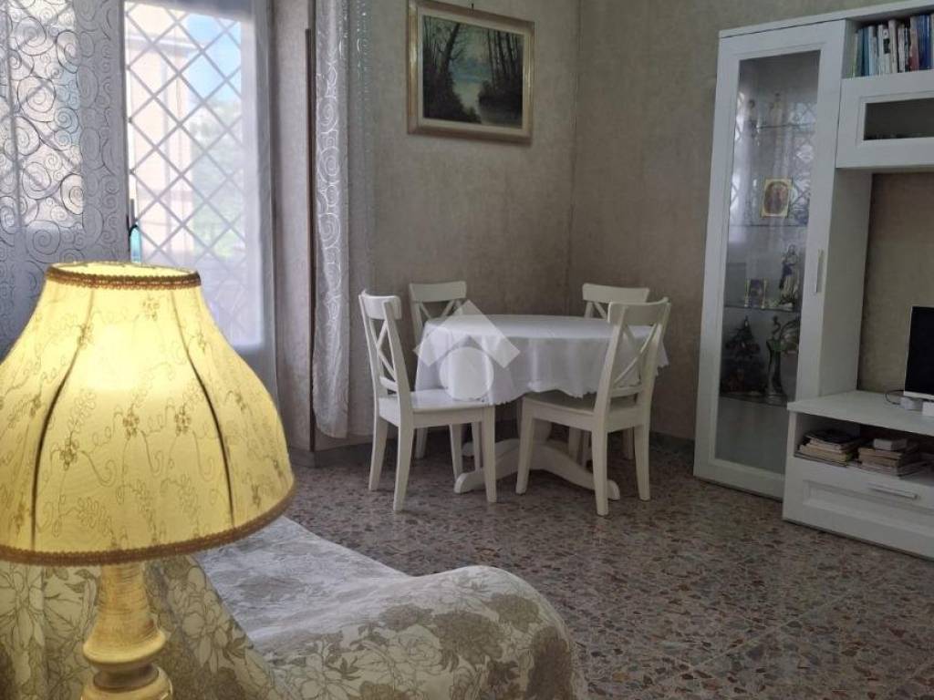 appartamento in vendita a Roma in zona Finocchio