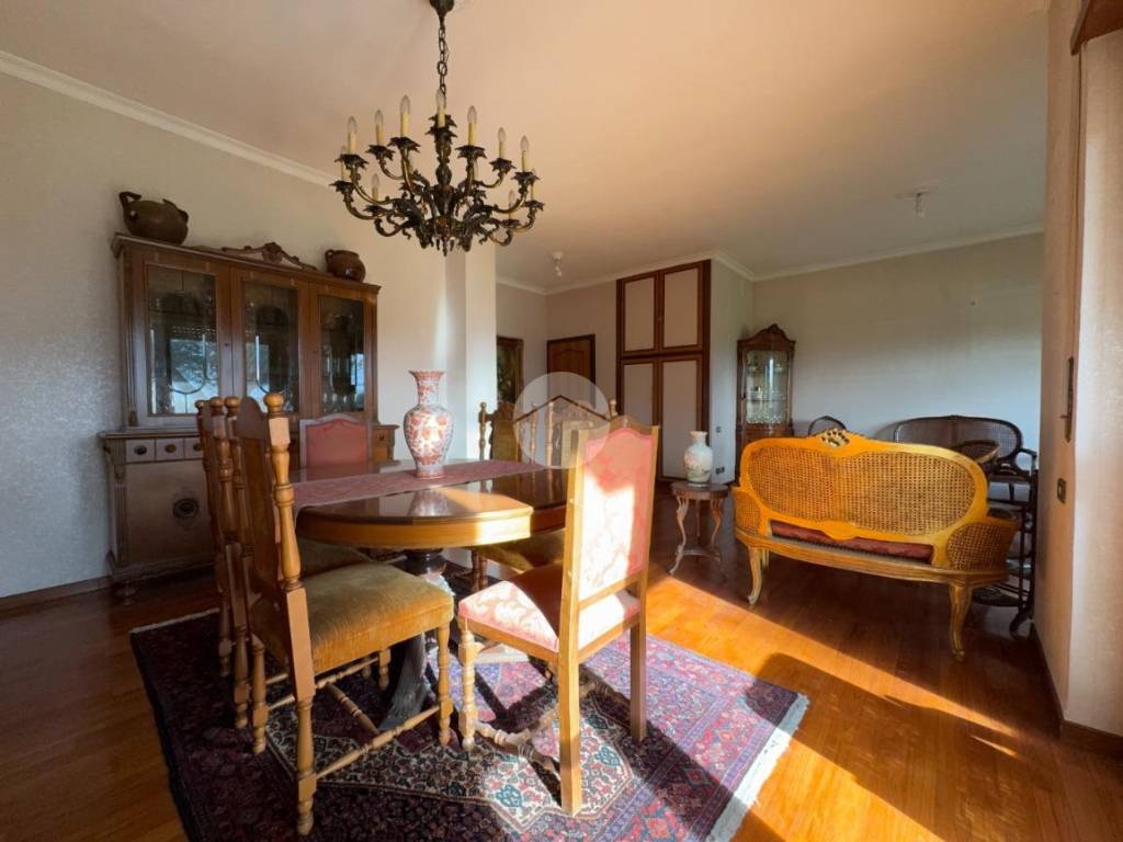 appartamento in vendita a Roma in zona Mostacciano