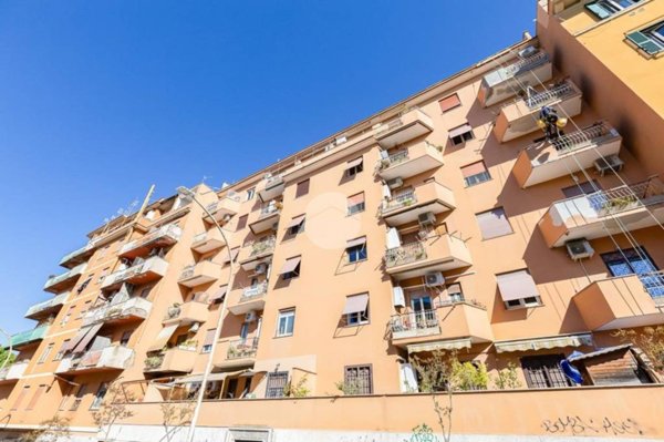 appartamento in vendita a Roma in zona Ostiense