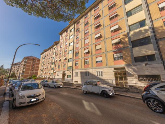 appartamento in vendita a Roma in zona Torre Spaccata