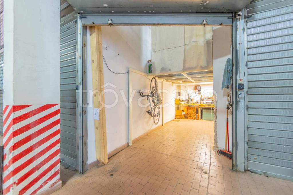 locale di sgombero in vendita a Roma in zona Prenestino-Centocelle