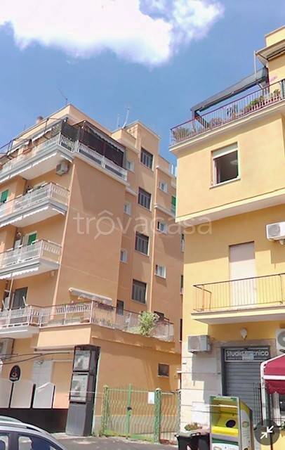 locale di sgombero in vendita a Roma in zona Prenestino-Centocelle