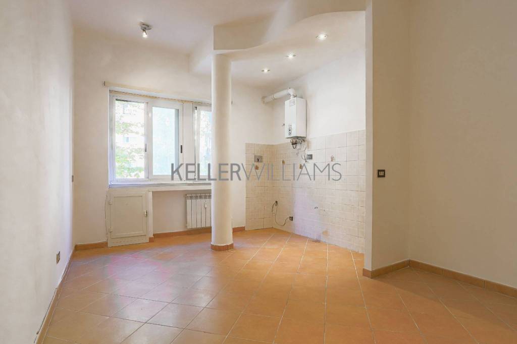 appartamento in vendita a Roma in zona Tuscolano