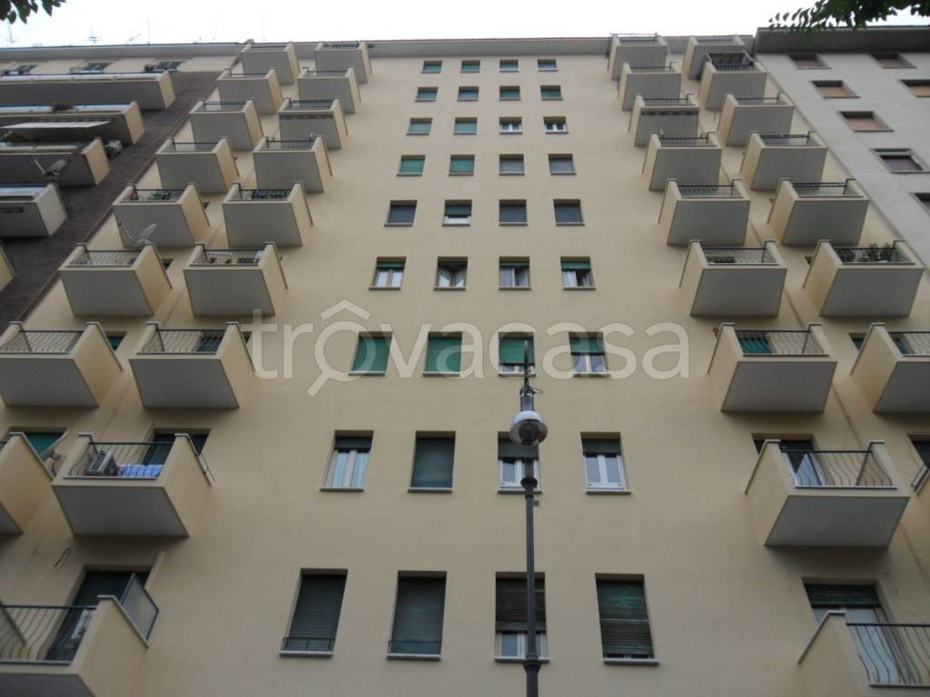 locale di sgombero in vendita a Roma in zona Nomentano