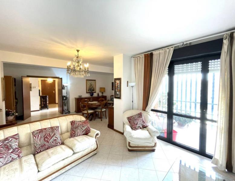 appartamento in vendita a Roma in zona Ardeatino