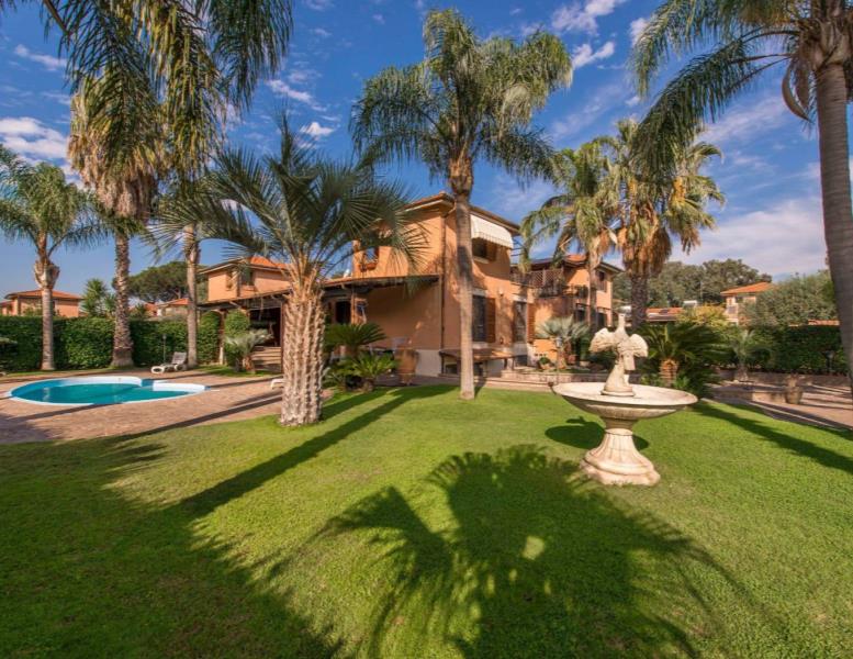 casa indipendente in vendita a Roma in zona Celio