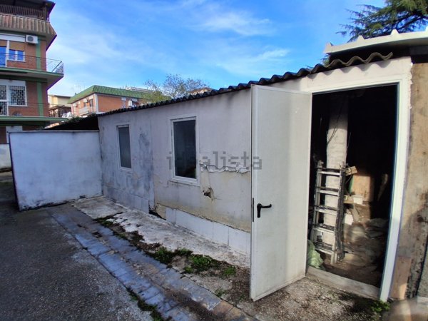 appartamento in vendita a Roma in zona Torre Angela