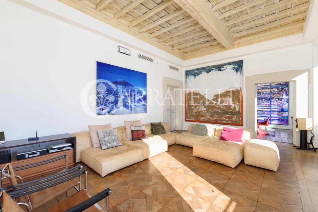 appartamento in vendita a Roma in zona Rione Regola