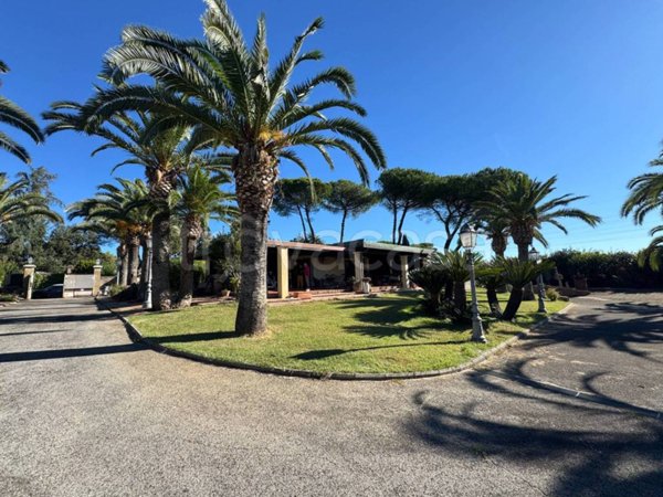 casa indipendente in vendita a Roma in zona Casal Monastero