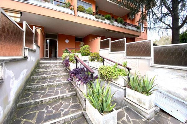 appartamento in vendita a Roma in zona Pantan Monastero