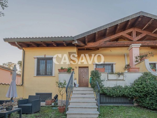 casa indipendente in vendita a Roma in zona Ostia Antica